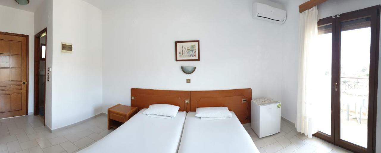 Hotel Ermioni Kalamitsi  Exterior photo